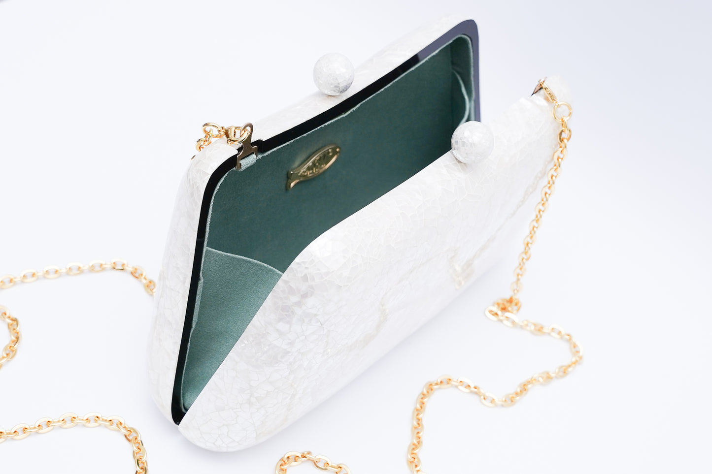 Jasmine Shell Clutch - White